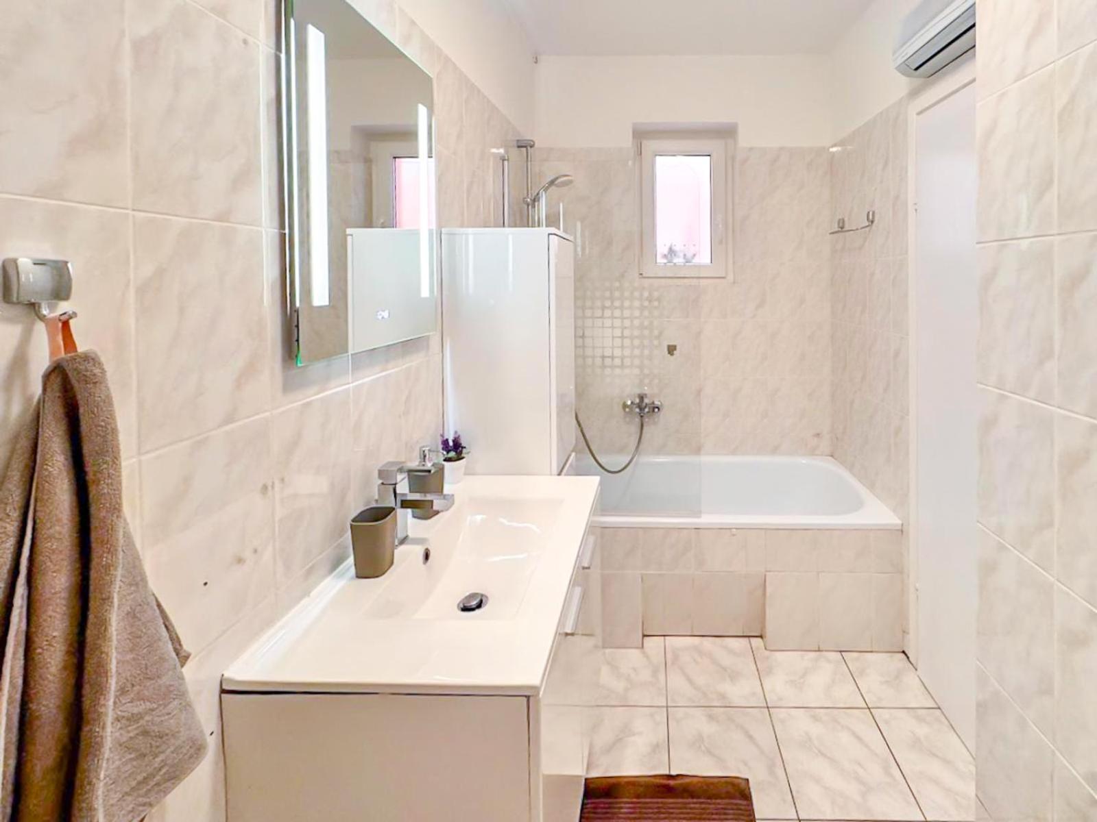 Studio Vesna With A Terrace And Sea View غاباس المظهر الخارجي الصورة